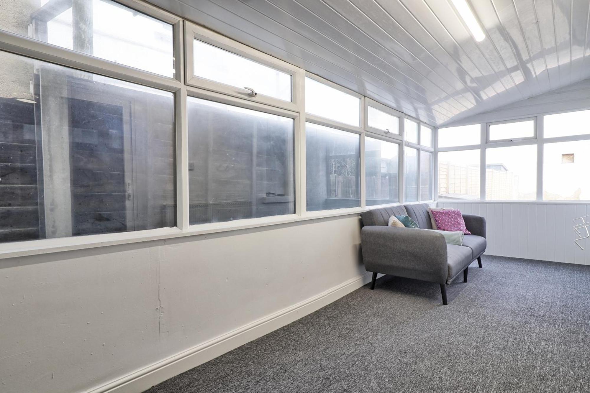 Beautiful Spacious Four Bedroom House With Parking For 2 Cars, 5 Minute Walk To Southend Station Exteriér fotografie